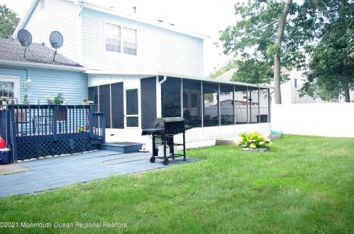 536 Elwood St, Lacey NJ  08731-2106 exterior