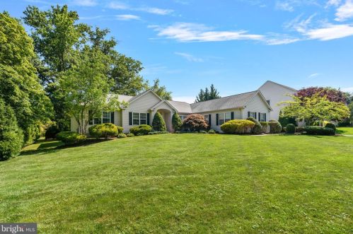 105 Springdale Ln, Lansdale, PA 19446-1490