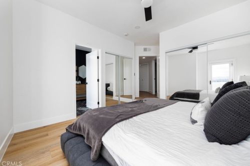 4393 Date Ave, La Mesa CA  91941-6412 exterior