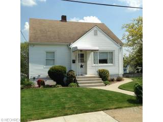 1642 Shriver Ave, Canton, OH 44705-1542