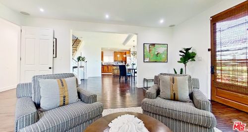 11264 Sunshine Ter, North Hollywood CA  91604-3124 exterior