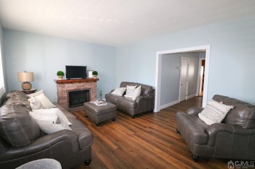 398 Lawrie St, Perth Amboy, NJ 08861-3124