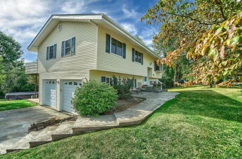 24 Beth Dr, Middletown, NY 10941-1207