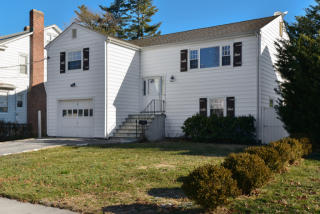 69 Rachelle Ave, Stamford, CT 06905-4828