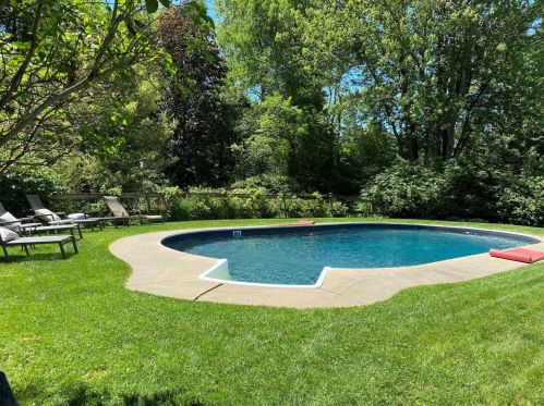 65 Conrad Rd, New Canaan CT  06840-6725 exterior