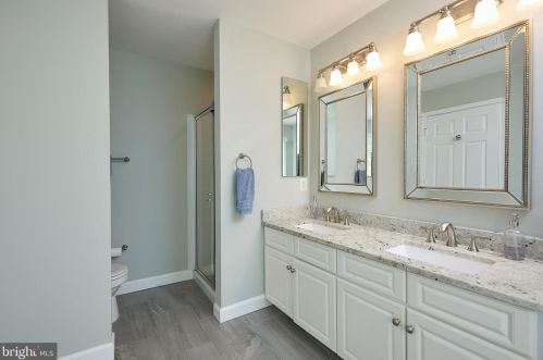 3015 Fallswood Gln Ct, Falls Church VA  22044-2723 exterior