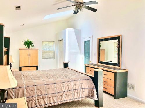 253 Jackson Rd, Berlin Boro NJ  08009-2618 exterior