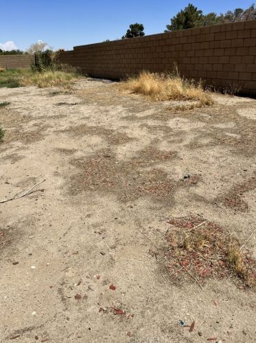 15732 Valeport Ave, Lancaster CA  93535-7091 exterior