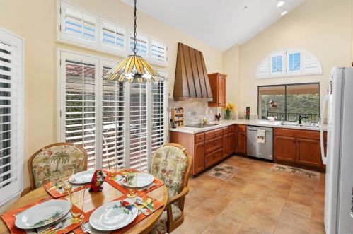 28782 Vista Valley Dr, Vista CA  92084-2223 exterior