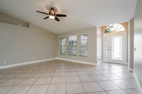 912 30th Ter, Cape Coral, FL 33914-4271
