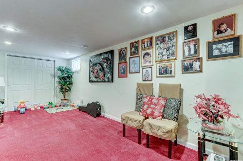 90 Mckee St, Floral Park NY  11001-1618 exterior