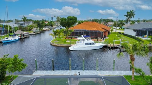1422 23rd Pl, Cape Coral, FL 33909-0017