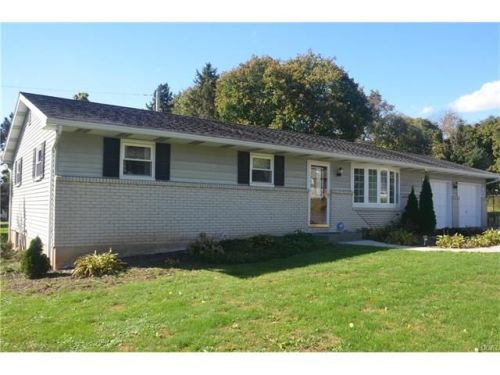 1226 Cardinal Dr, Breinigsville, PA 18031-1120
