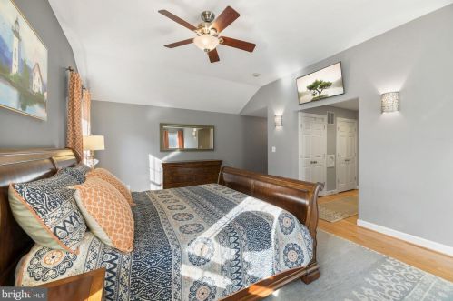 1802 Pimmit Dr, Falls Church VA  22043-1114 exterior