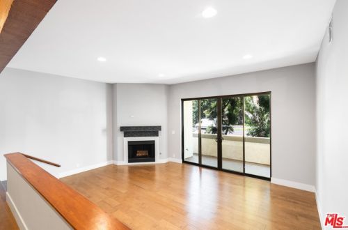10310 Riverside Dr, North Hollywood, CA 91602-2456