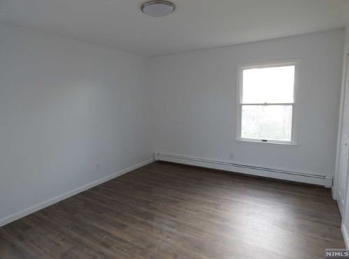 313 Prospect Ave, Dumont NJ  07628-1811 exterior