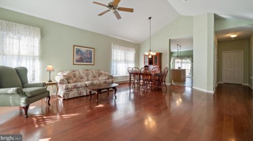 36 Bear Meade Dr, Trenton NJ 08691-3360 exterior