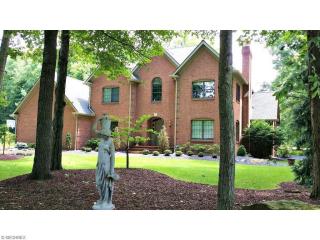 3 Windemere Pl, Youngstown, OH 44514-1971