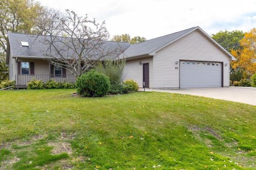675 Courtland Ave, Oshkosh, WI 54901-9788