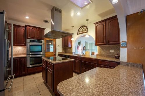 717 Palmer St, Orlando FL  32801-4040 exterior