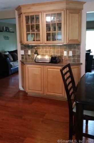 55 Pine River Rd, North Haven CT  06473-3312 exterior