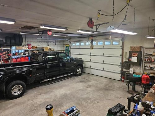 907 Dogwood Rd, Walnutport PA 18088-9570 exterior