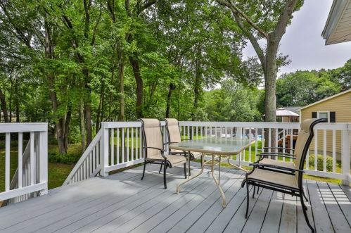 8 Justin Ave, Salem NH  03079-2319 exterior