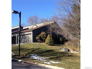 132 Stone Oaks Dr, Hartsdale, NY 10530-1151