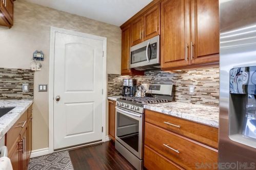 13673 Comuna Dr, Poway CA  92064-4638 exterior