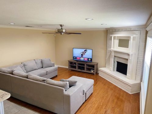 1544 Augusta Rd, Fort Worth, TX 76126-3837