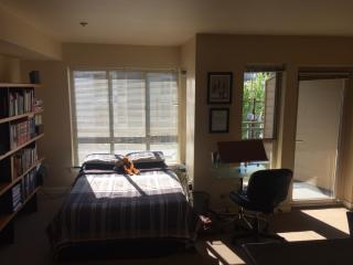 1730 22nd Ave, Seattle WA  98122-2981 exterior