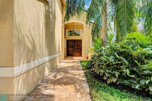 2489 191 Ave, Hollywood FL  33029-4610 exterior