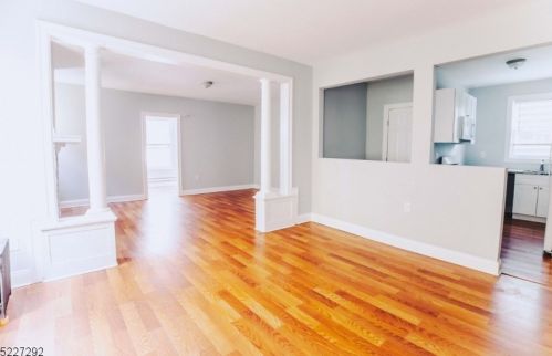 566 Clinton St, East Orange, NJ 07018-1033