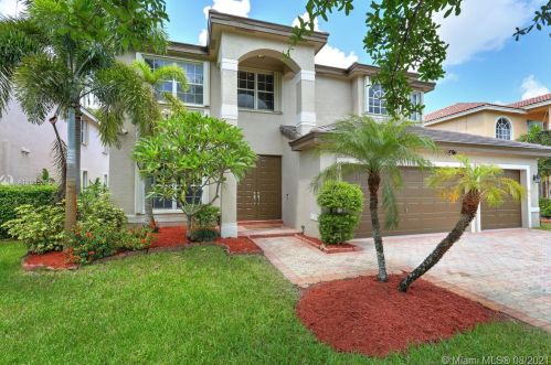 17945 35th Dr, Hollywood, FL 33029-1688