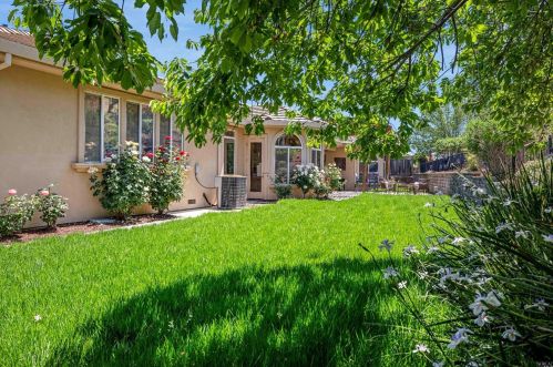 6070 Vine St, Vacaville CA  95688-8724 exterior