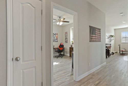 211 Emory Oak Pl, Lathrop CA  95330-8527 exterior