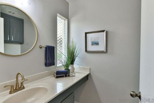 4323 Loma Riviera Ct, San Diego CA 92110-5504 exterior