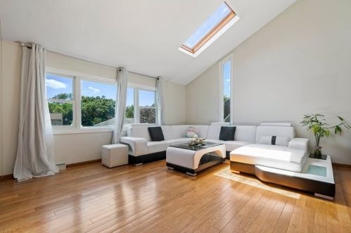 40 Grandview Ave, Saugus, MA 01906-2765