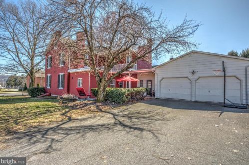 36 Academy Dr, Ephrata PA  17522-1321 exterior