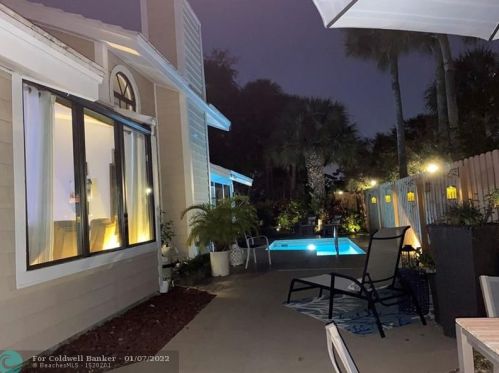 4105 2nd St, Delray Beach, FL 33445-3935