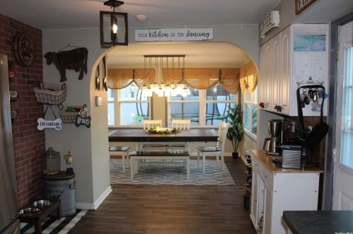 35 Hartford St, North Lindenhurst NY  11757-3843 exterior