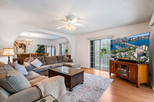 804 Vision Ter, West Palm Beach, FL 33418-3882