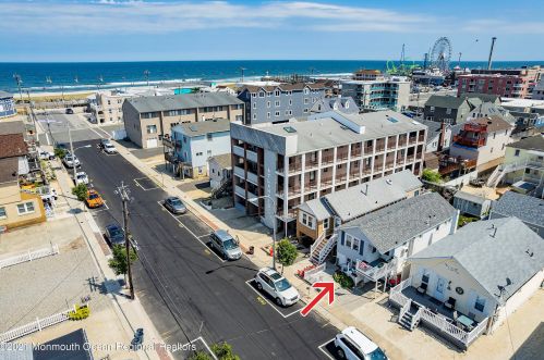 39 Carteret Ave, Pelican Island, NJ 08751-1917