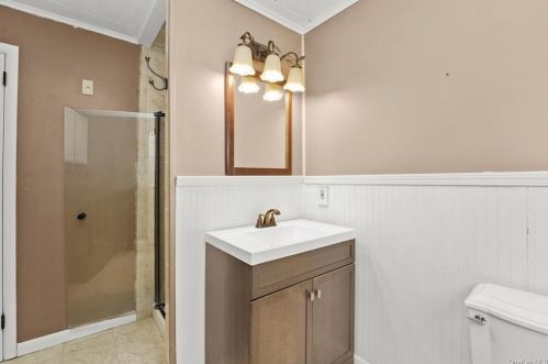 17 Widmer Rd, New Hamburg NY  12590-3019 exterior