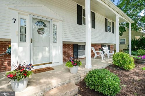 7 Brandywine Dr, Shrewsbury PA  17361-1803 exterior