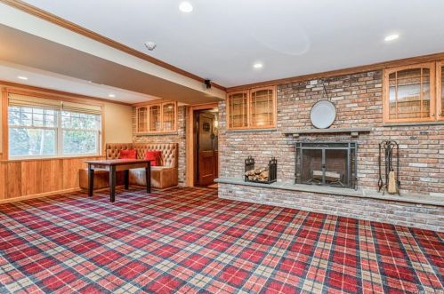 215 Locust Rd, Pleasantville NY  10570-3723 exterior