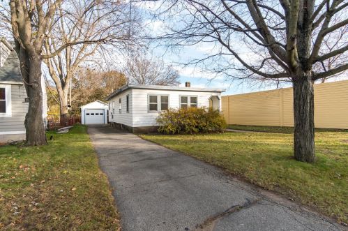 4107 Markle Rd, La Crosse, WI 54601-8056