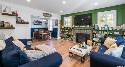 2434 Riverside Ave, Seaford, NY 11783-3135
