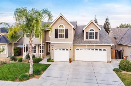 6466 Bain Ave, Fresno, CA 93722-8818