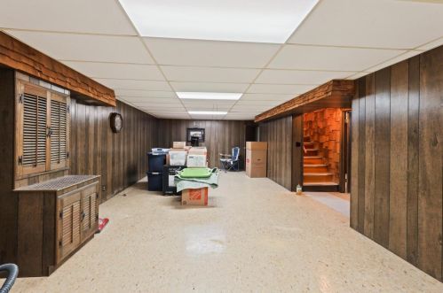 5353 Lakeview Dr, Greendale WI 53129-1930 exterior